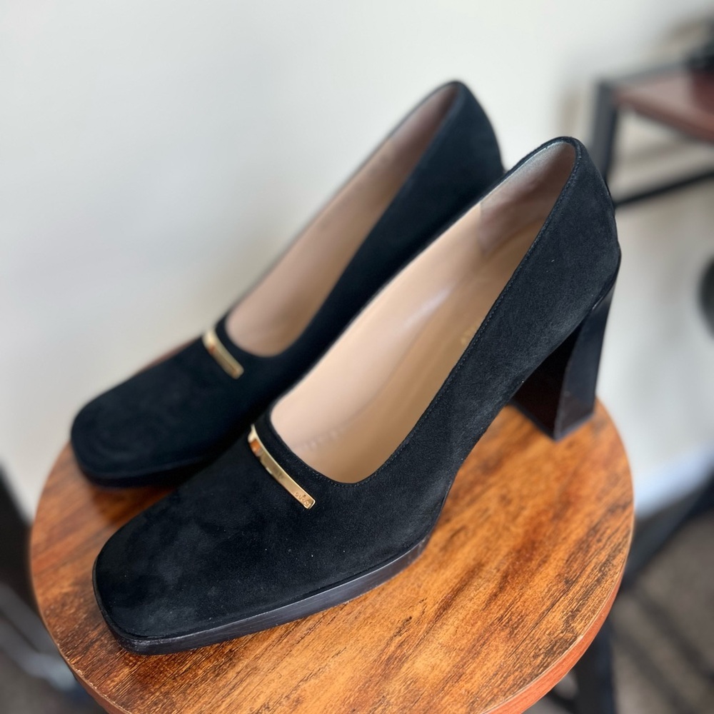 Vintage Authentic Gucci Black suede heels